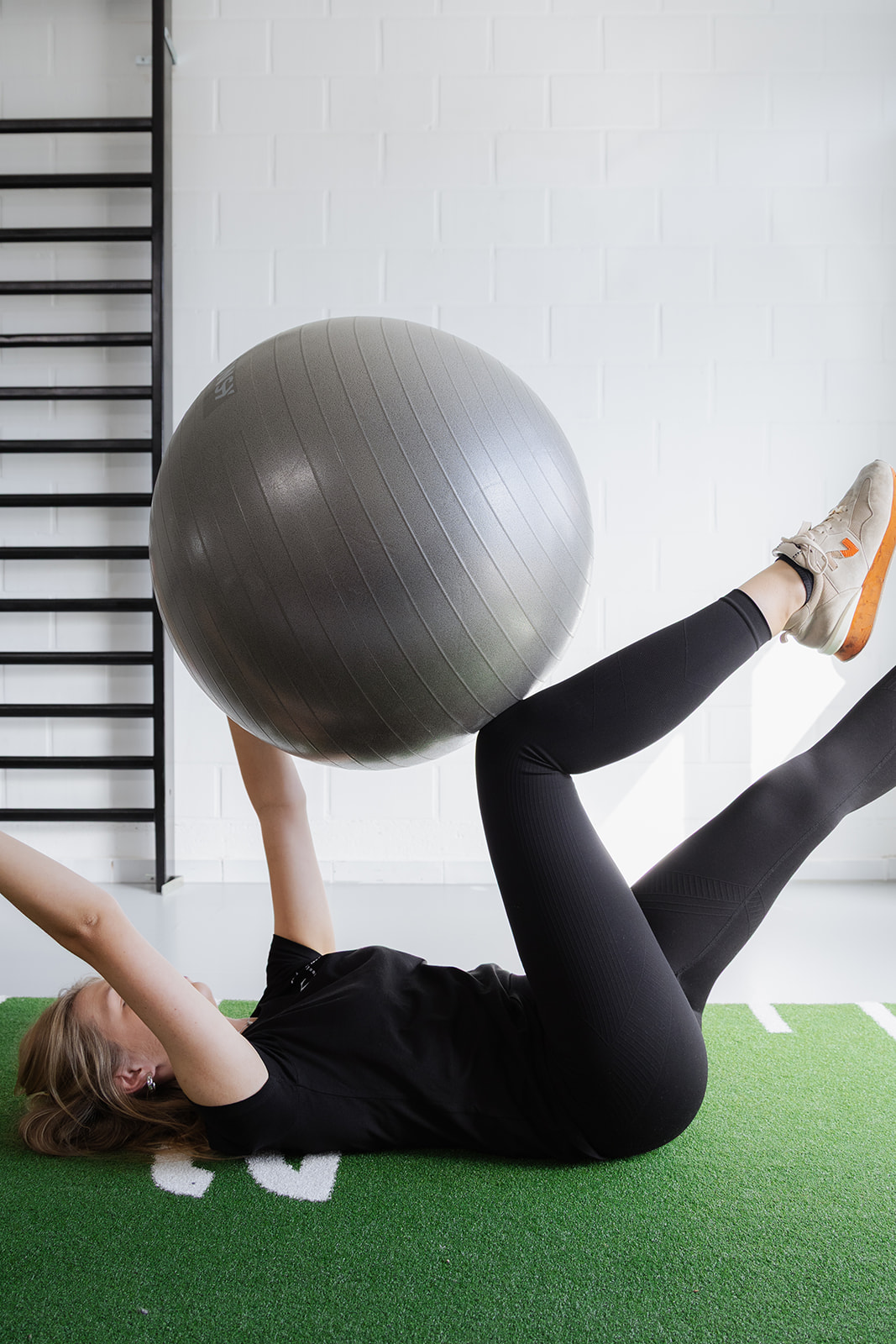 Core stability oefening met een fitnessbal